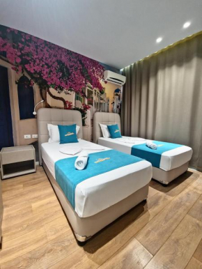 Suncoast Rooms Port Side